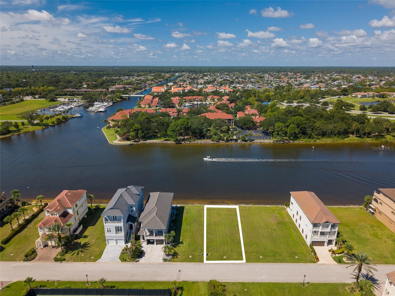 234 YACHT HARBOR DR