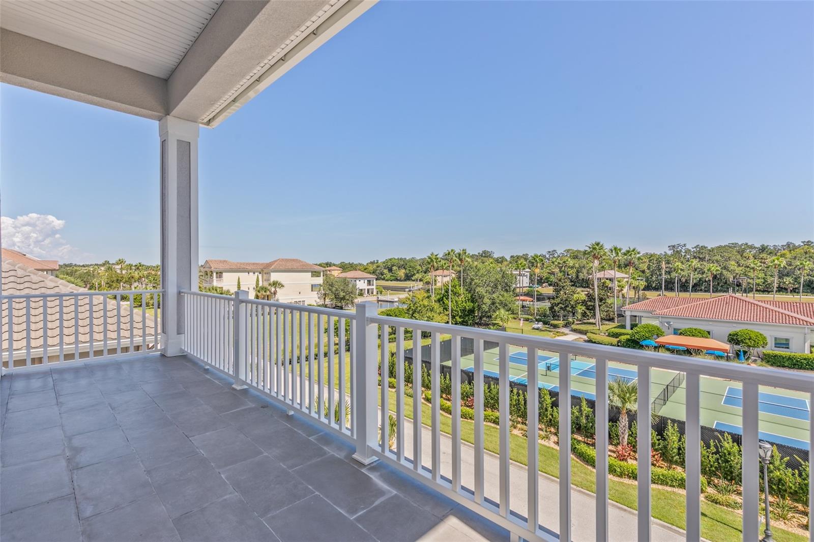 228 YACHT HARBOR DR