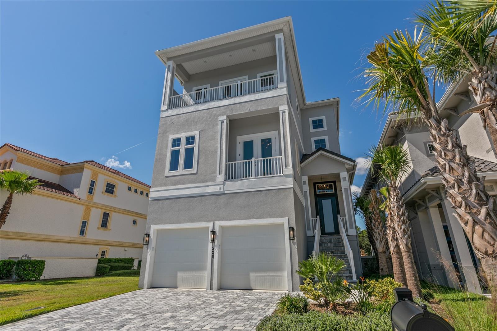228 YACHT HARBOR DR