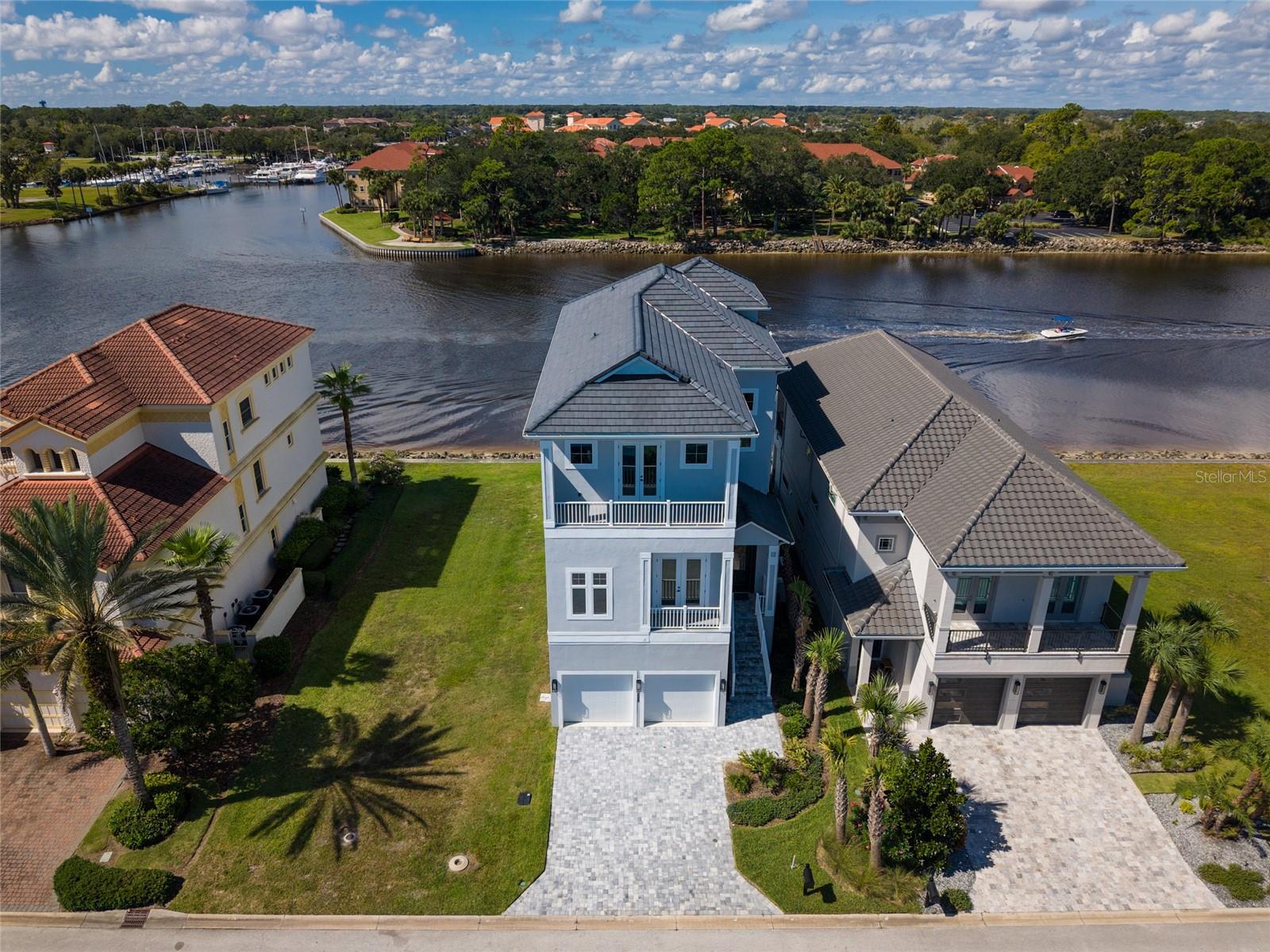 228 YACHT HARBOR DR