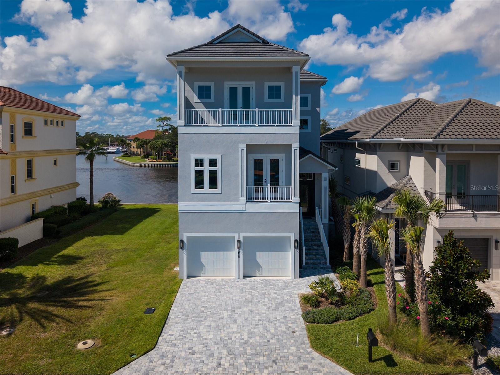 228 YACHT HARBOR DR