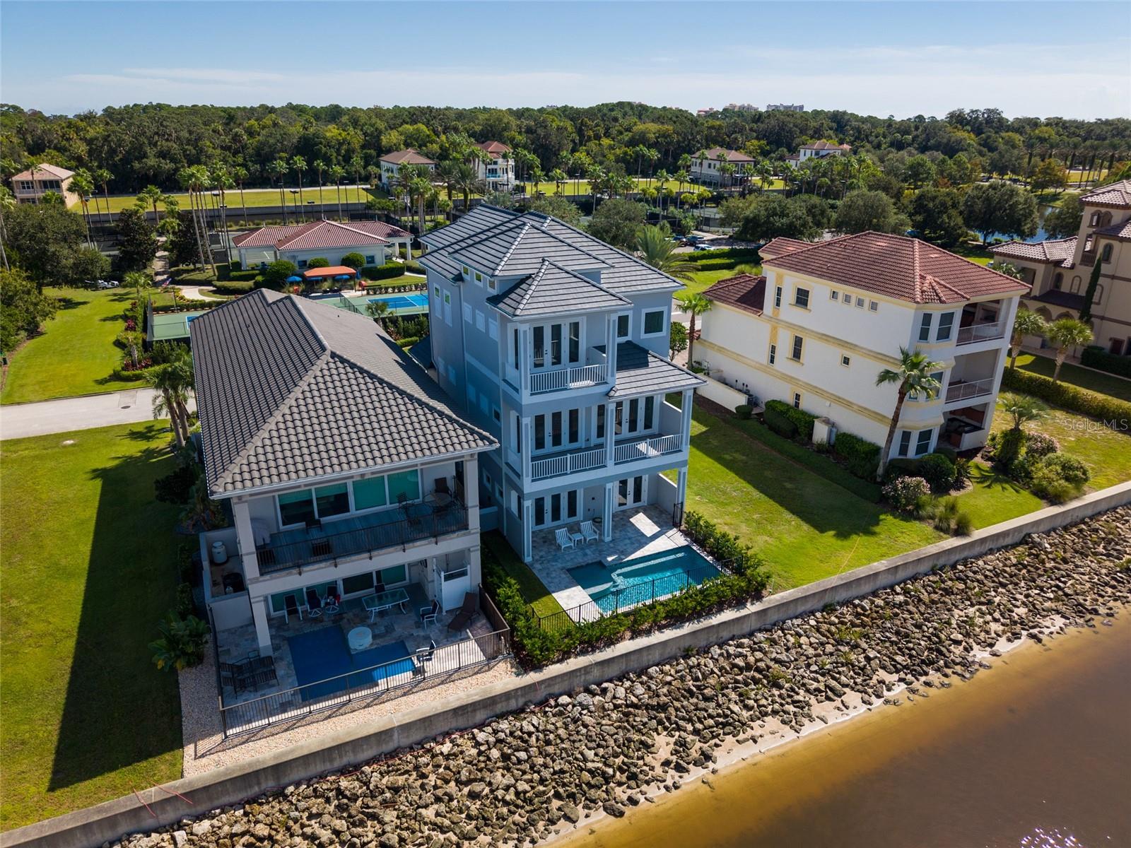 228 YACHT HARBOR DR