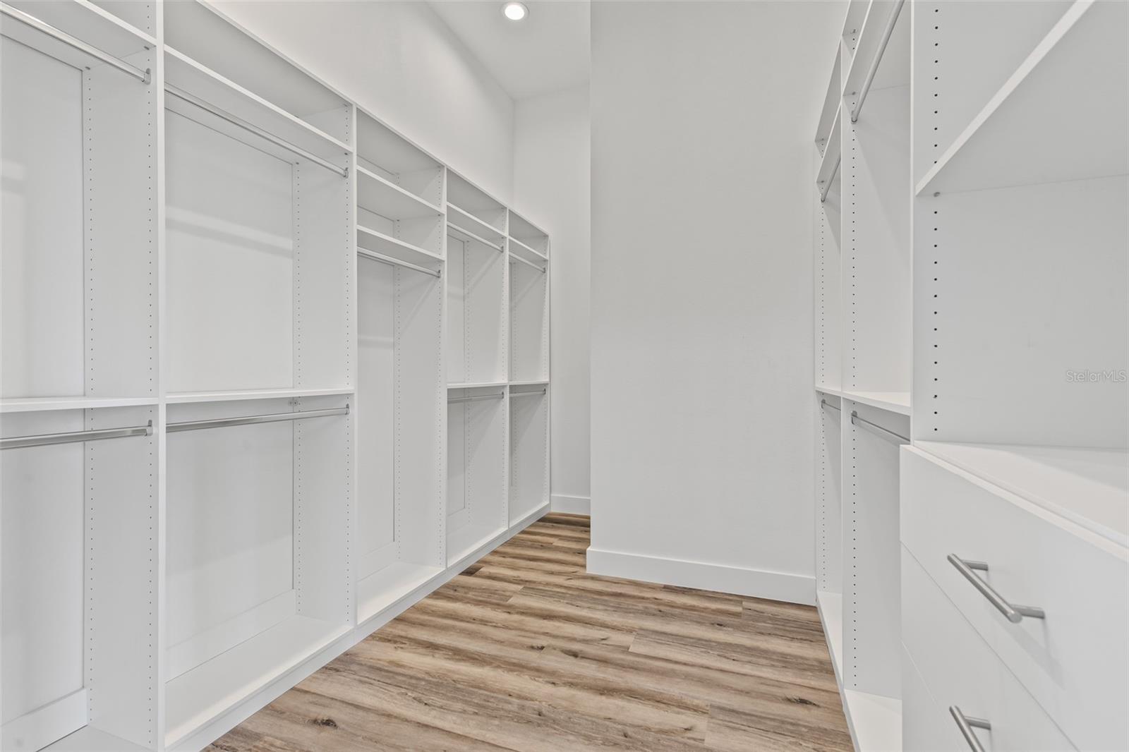 228 YACHT HARBOR DR