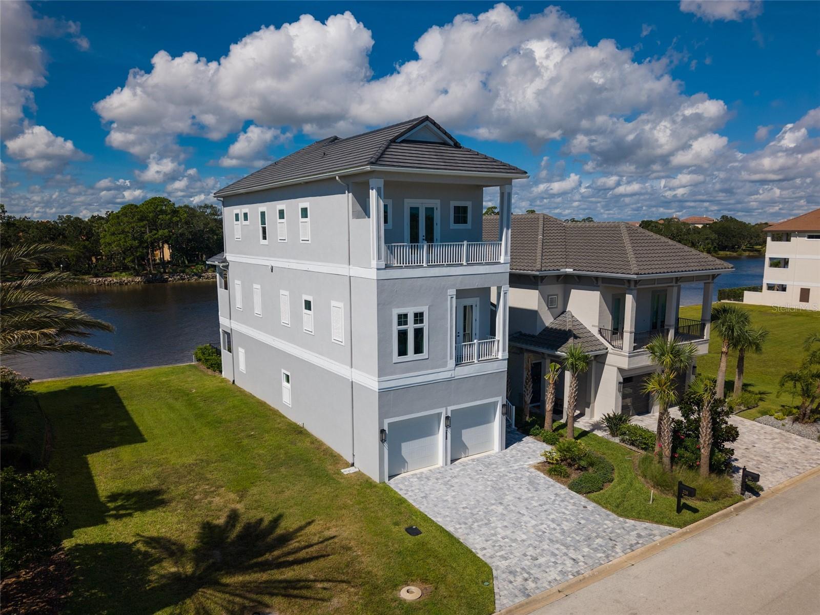 228 YACHT HARBOR DR