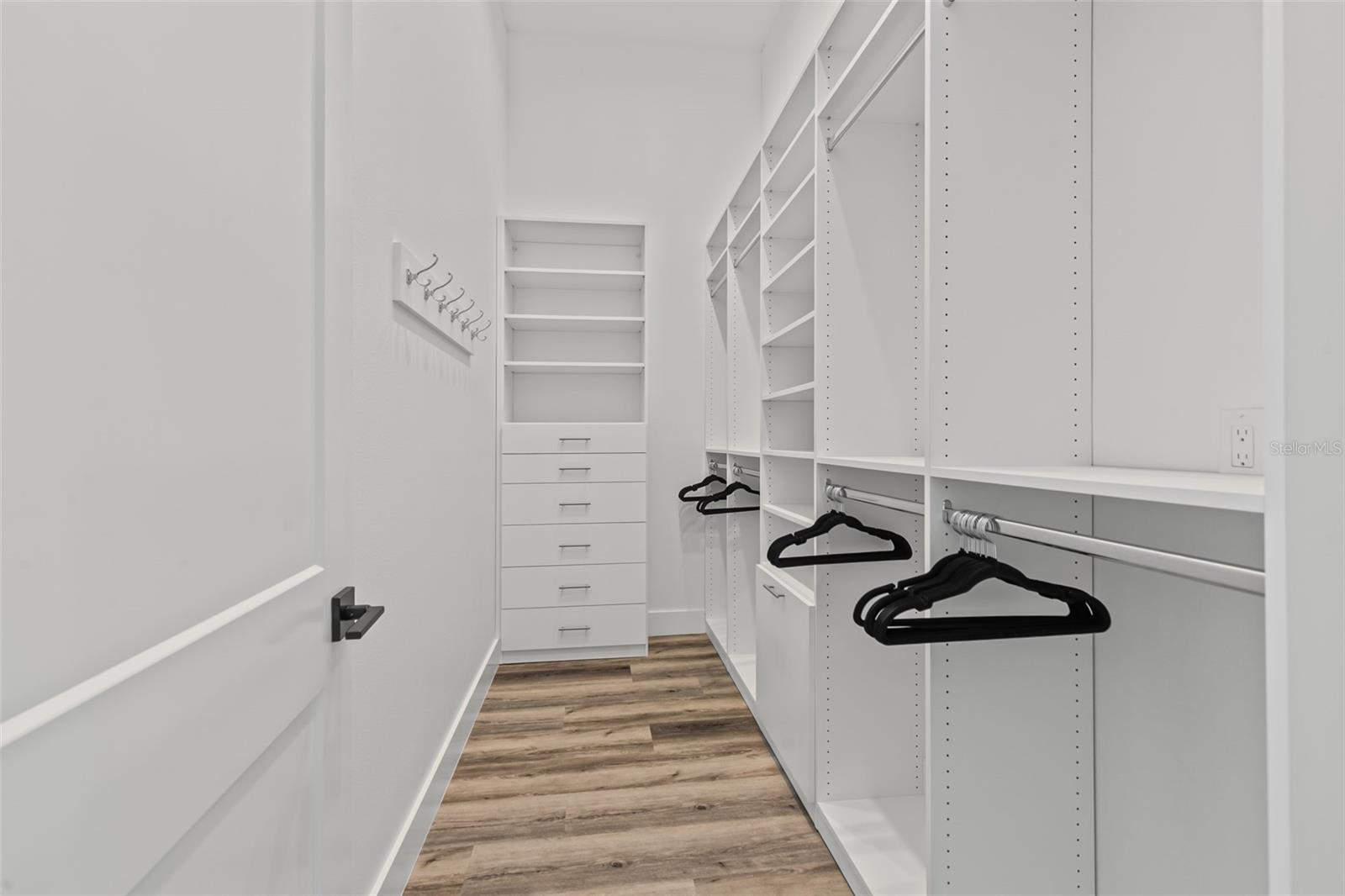 228 YACHT HARBOR DR