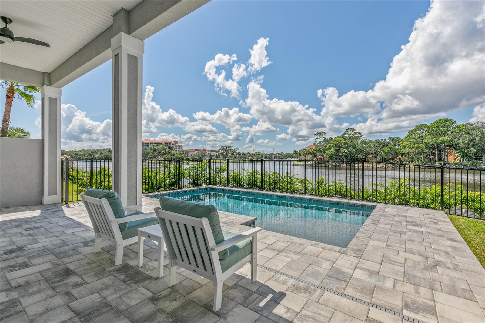 228 YACHT HARBOR DR