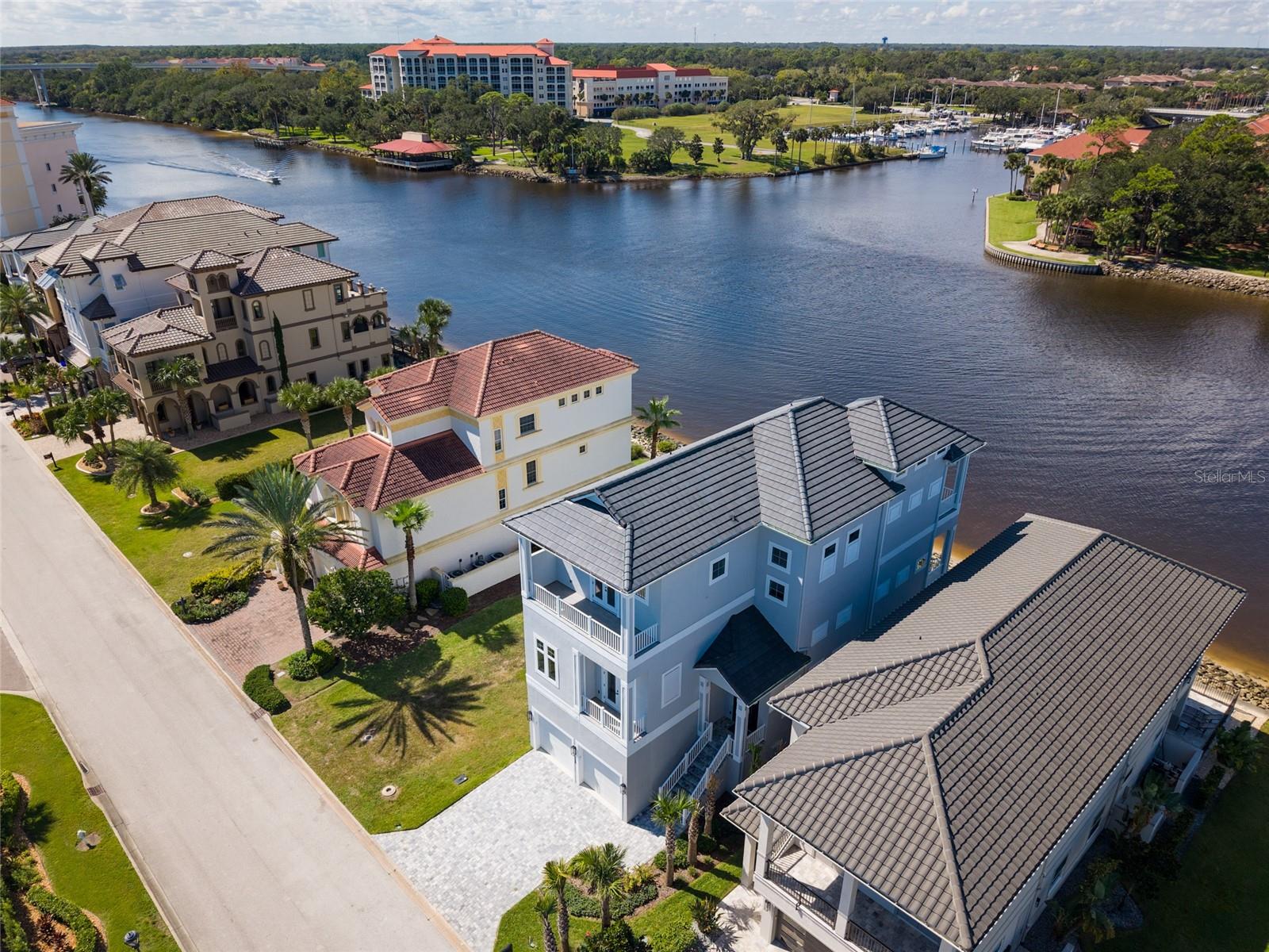 228 YACHT HARBOR DR