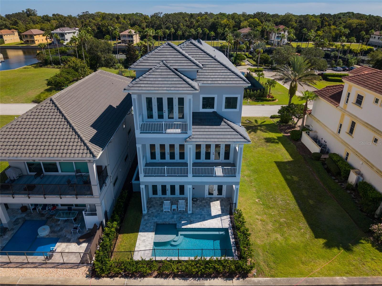 228 YACHT HARBOR DR