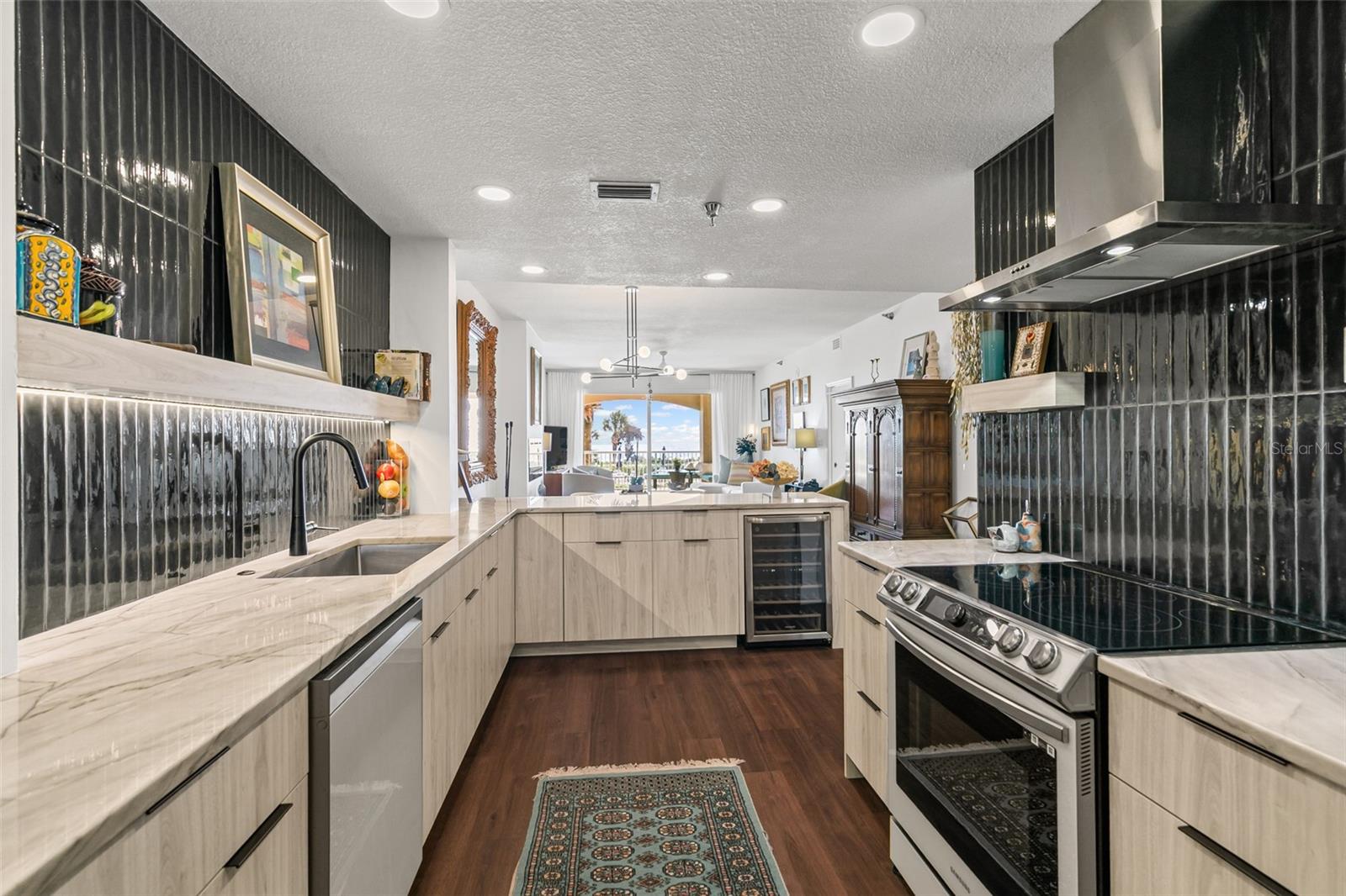 11 AVENUE DE LA MER #1105