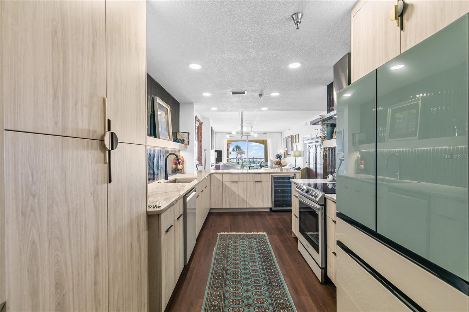 11 AVENUE DE LA MER #1105