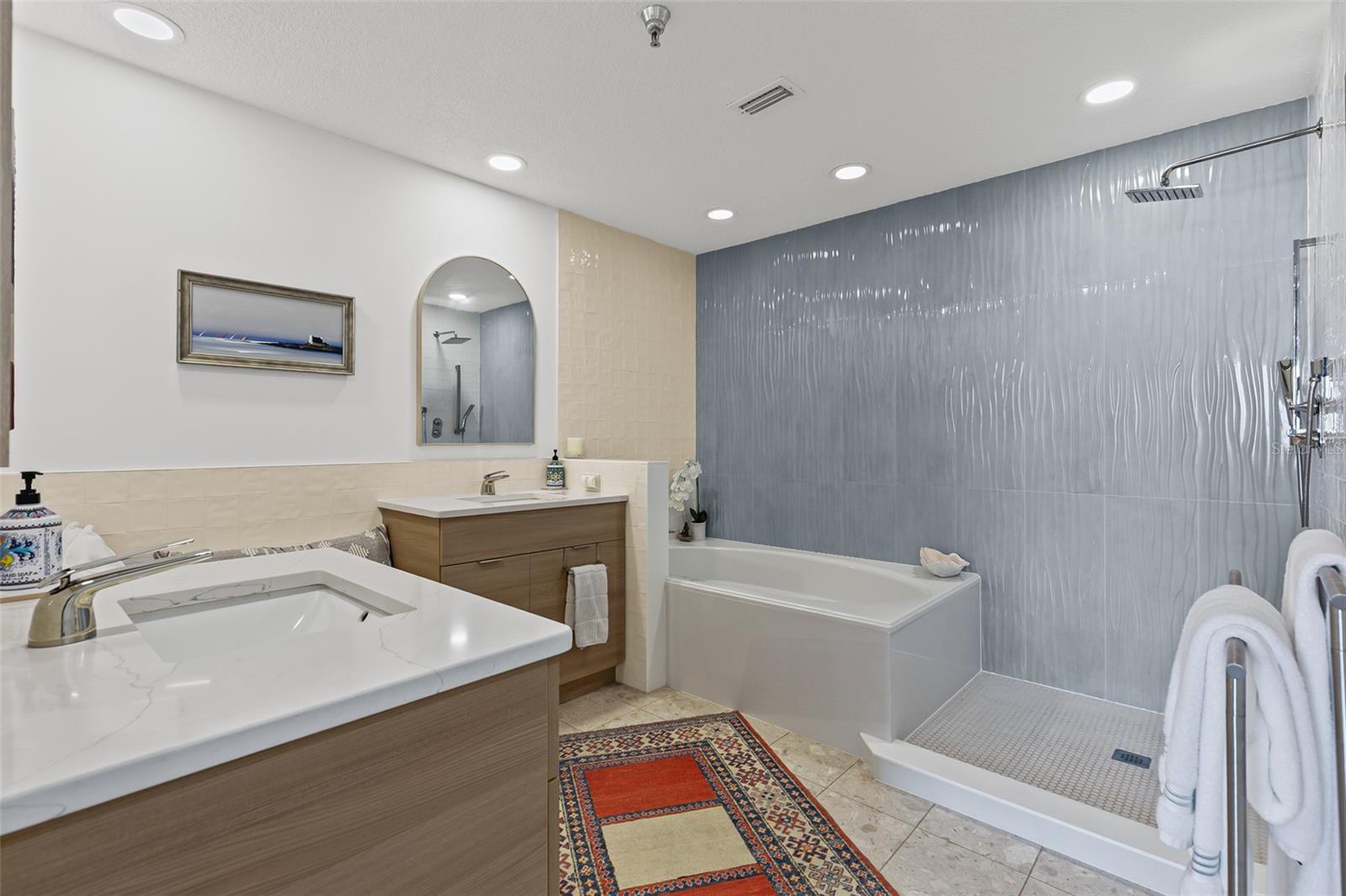 11 AVENUE DE LA MER #1105