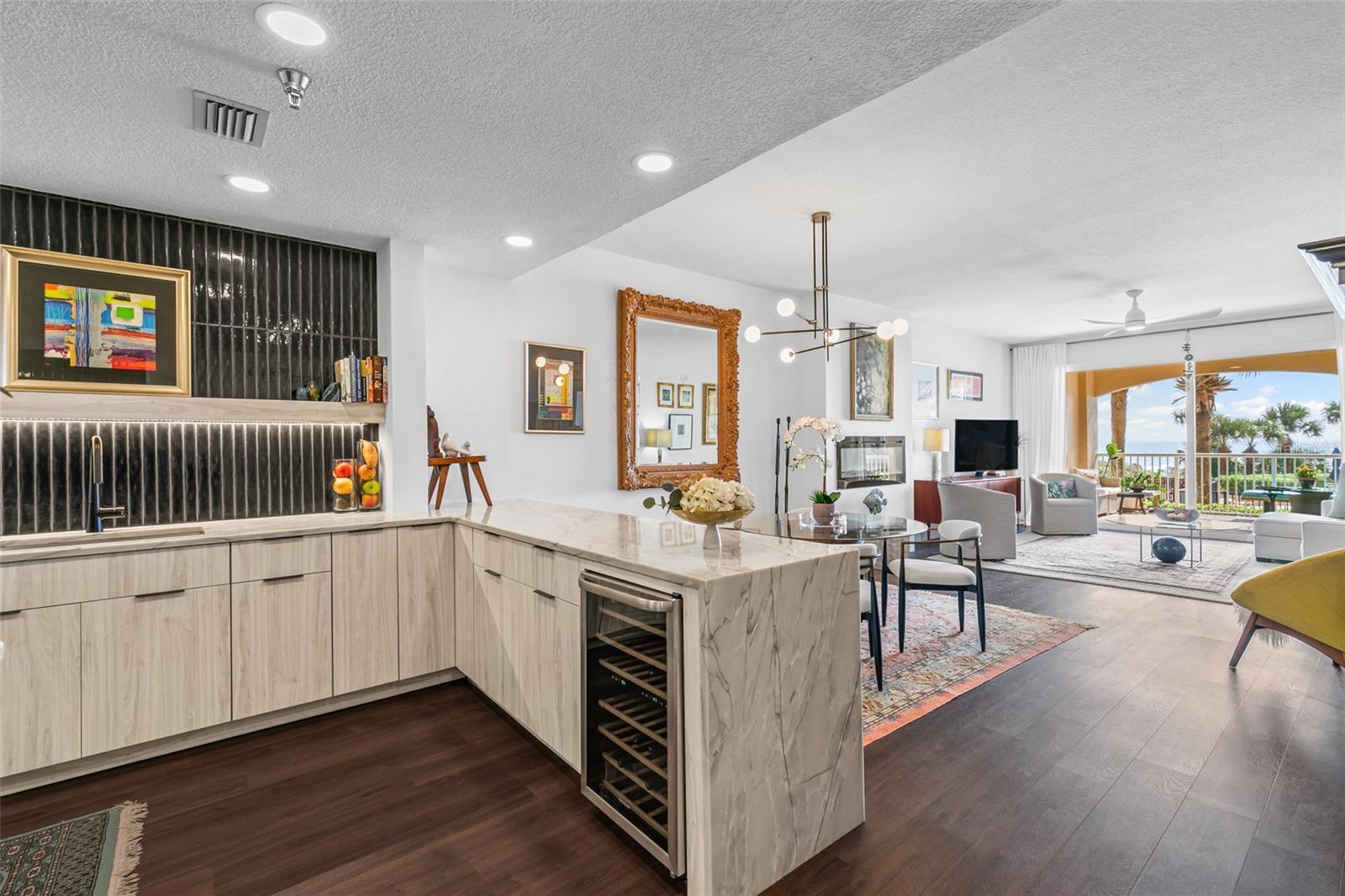 11 AVENUE DE LA MER #1105