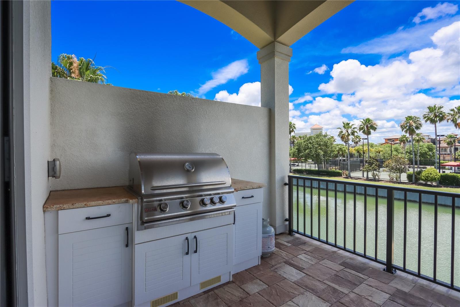 224 HARBOR VILLAGE PT N