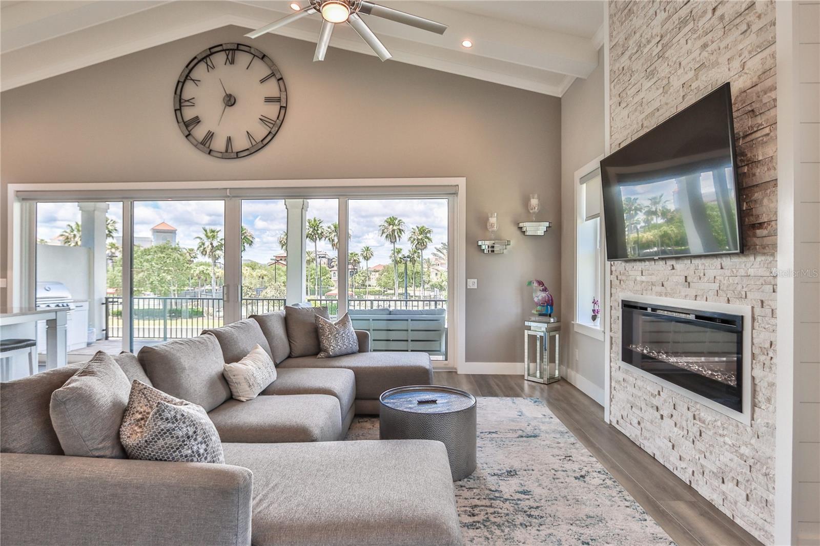 224 HARBOR VILLAGE PT N