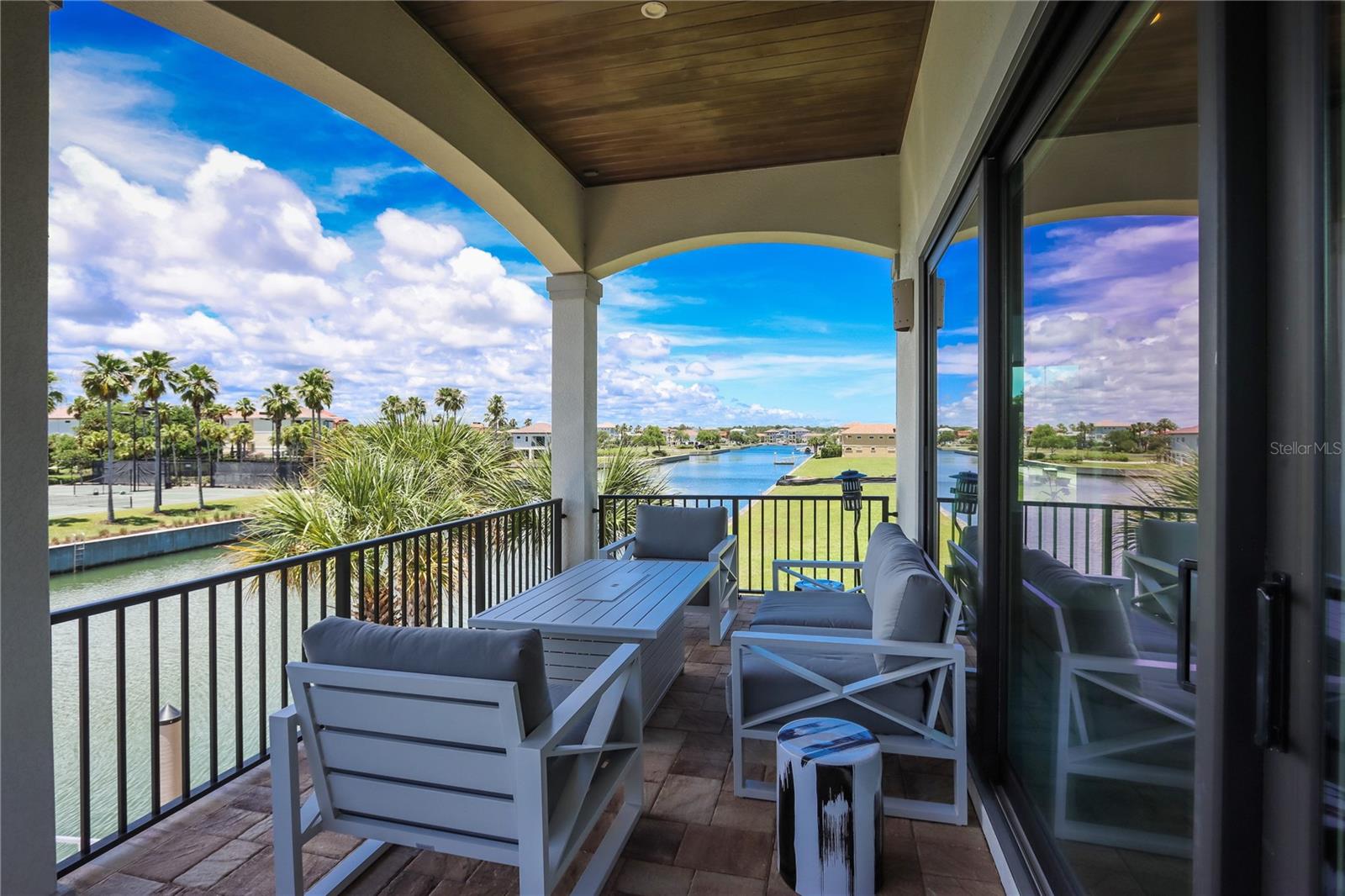 224 HARBOR VILLAGE PT N