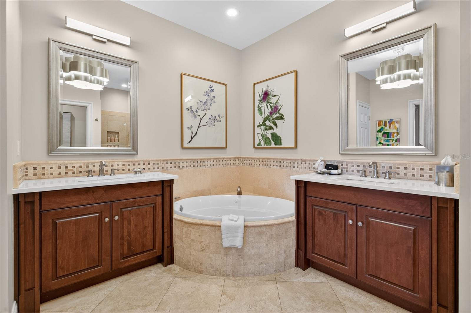 200 OCEAN CREST DR #151