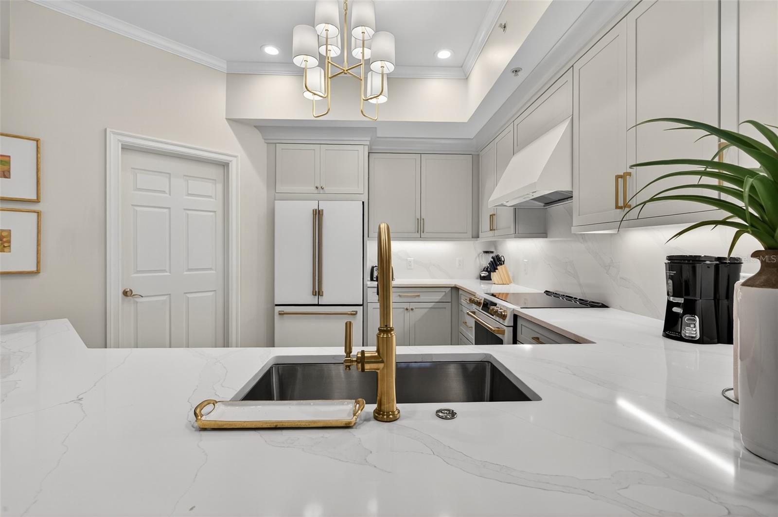 200 OCEAN CREST DR #151