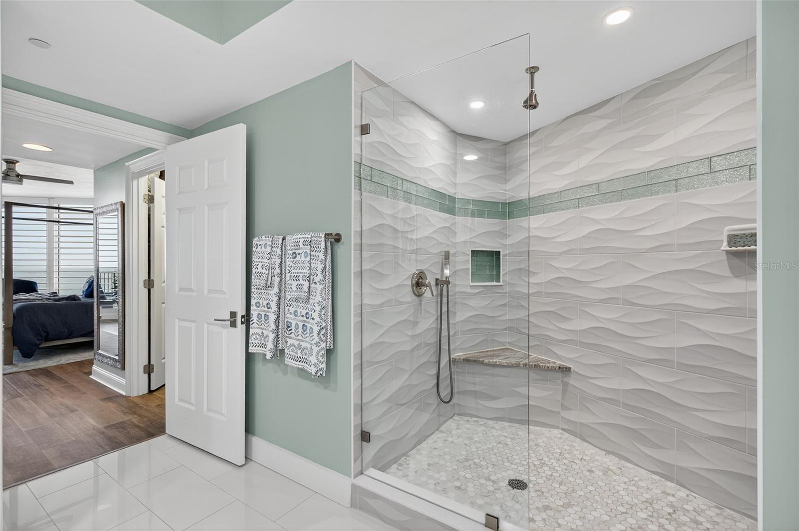 7 AVENUE DE LA MER #605