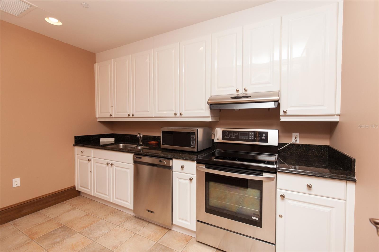 7 AVENUE DE LA MER #605