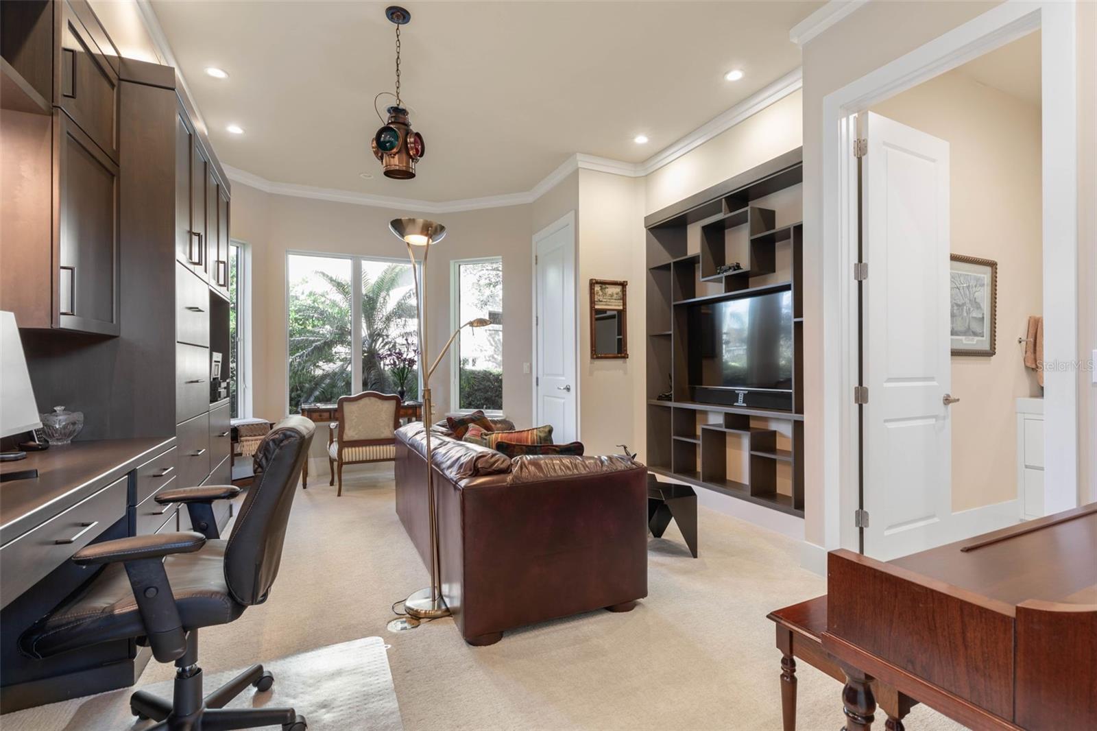 2 DRIFTWOOD LN