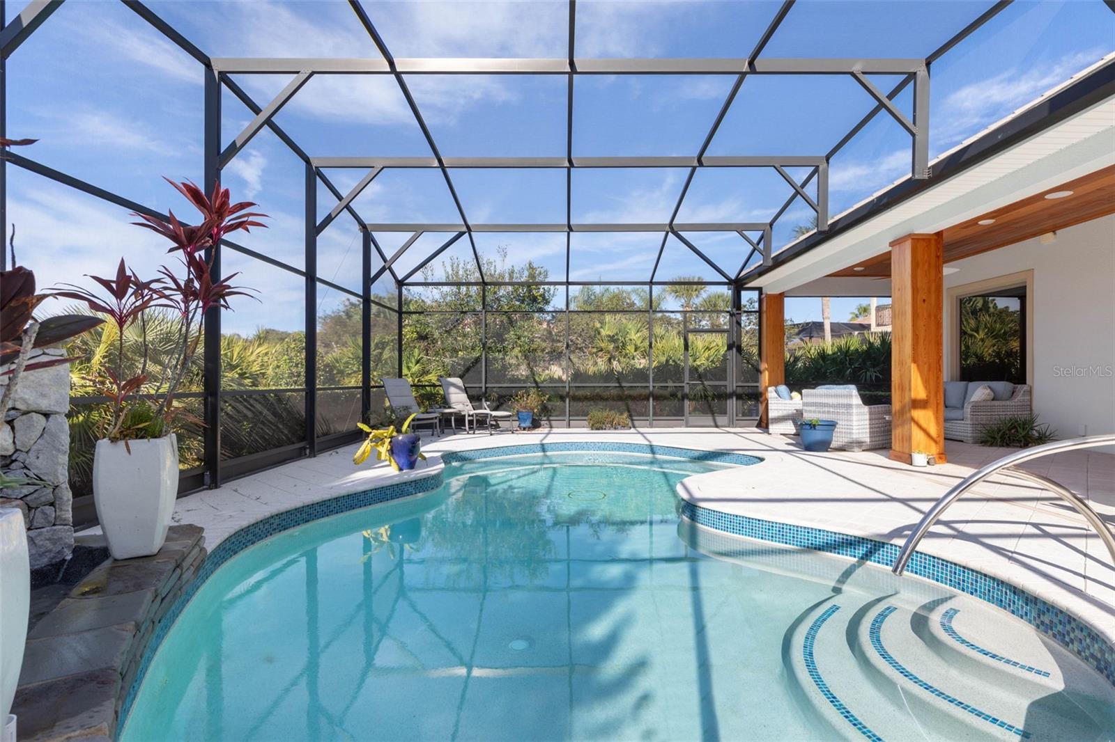 2 DRIFTWOOD LN