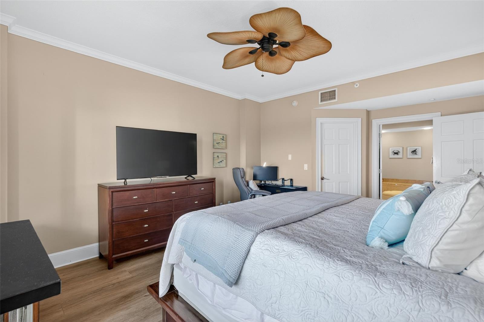 15 AVENUE DE LA MER #2204