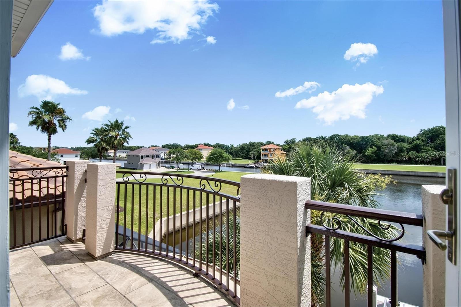 259 YACHT HARBOR DR