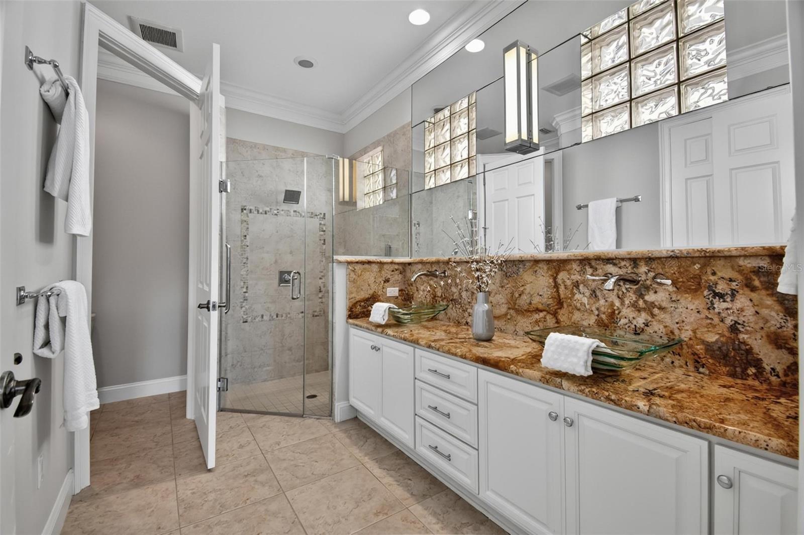 259 YACHT HARBOR DR