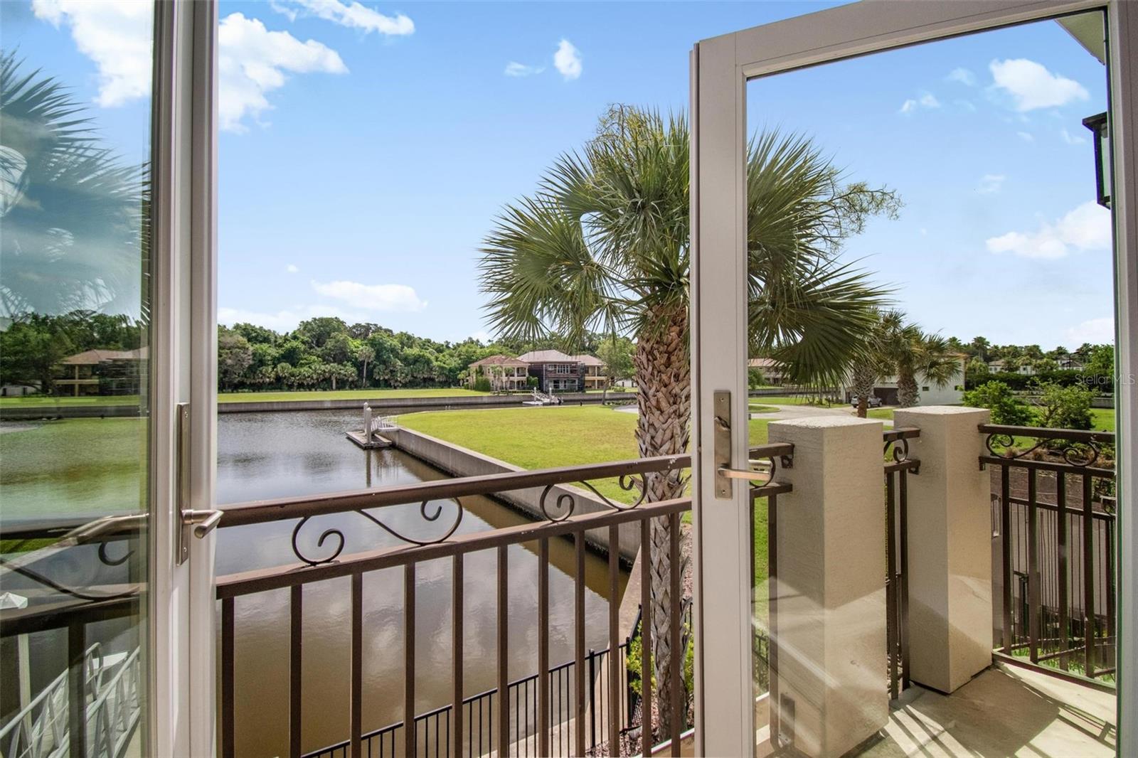 259 YACHT HARBOR DR