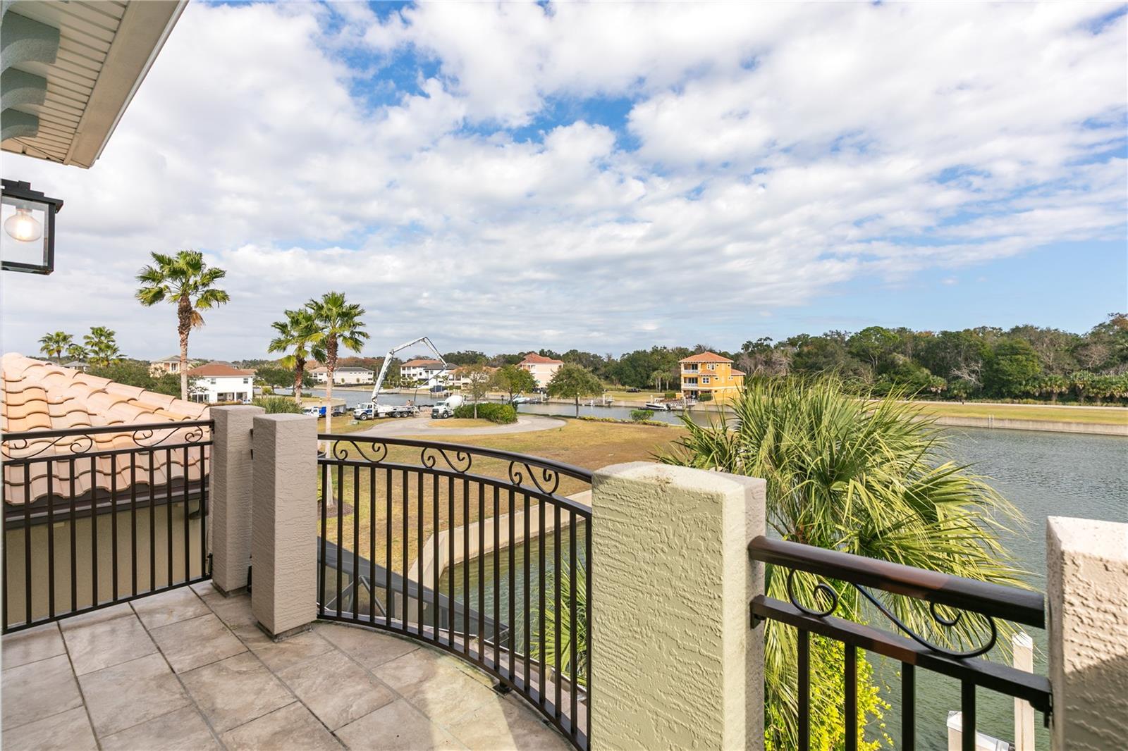 259 YACHT HARBOR DR