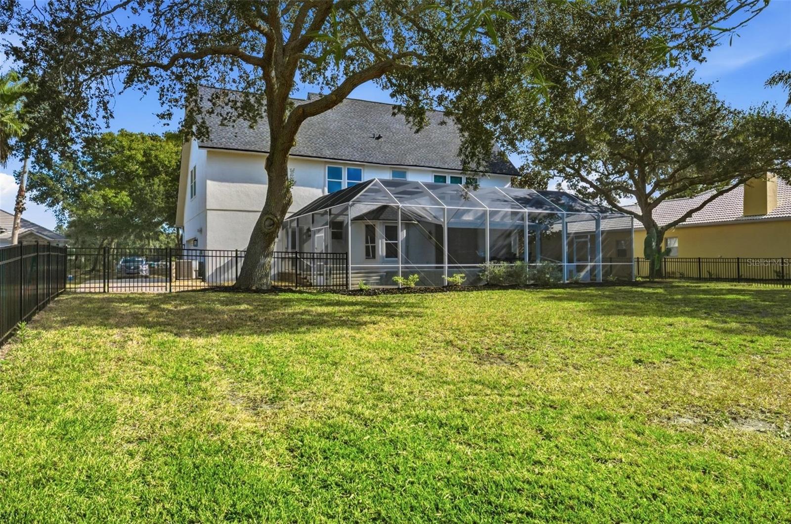 41 OLD OAK DR S