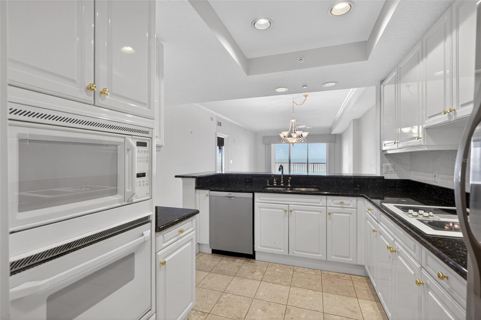 15 AVENUE DE LA MER #2305