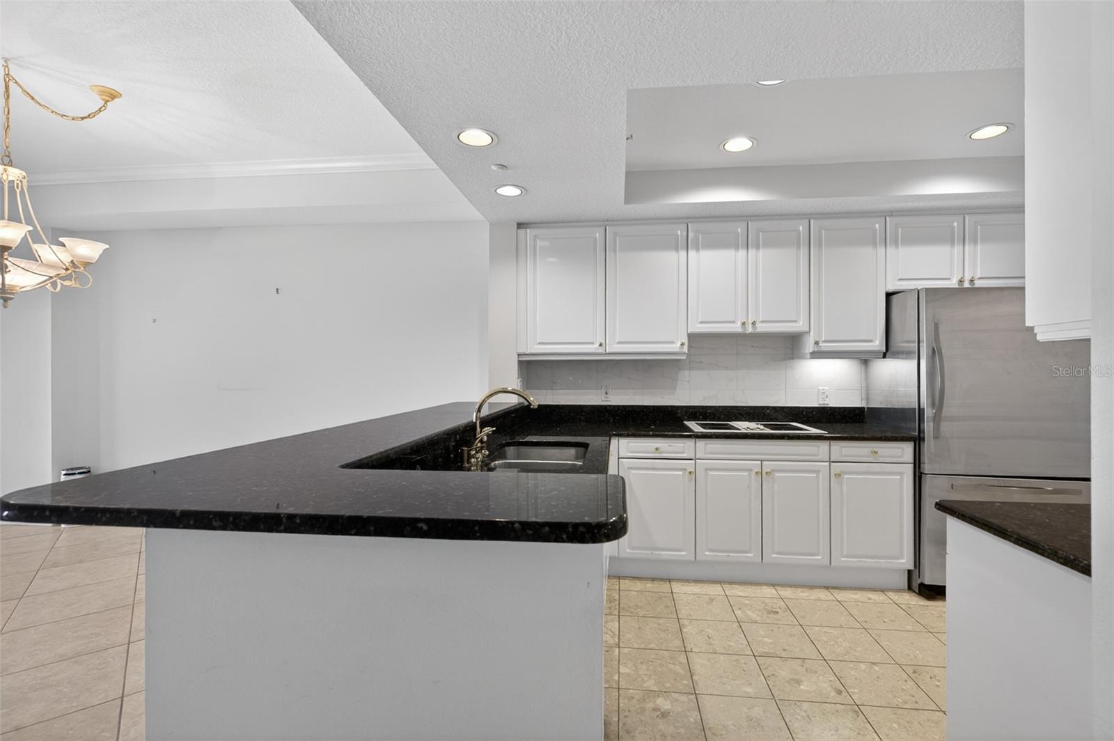 15 AVENUE DE LA MER #2305