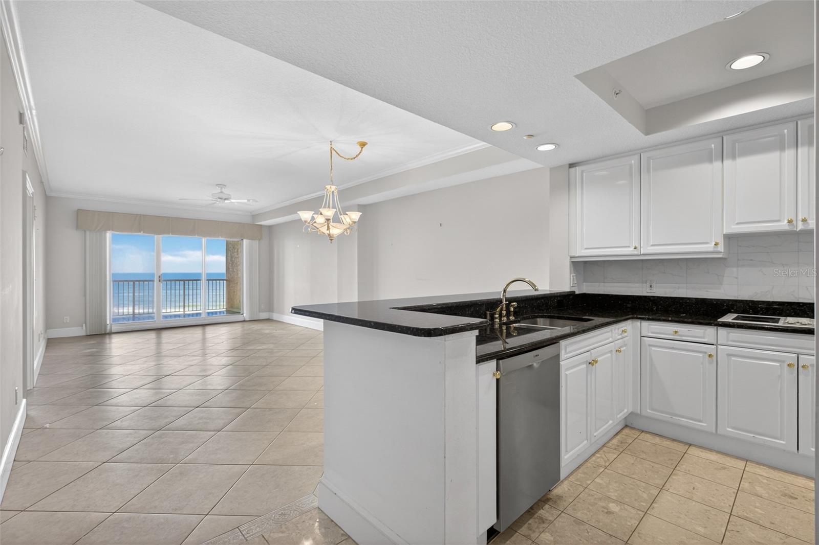 15 AVENUE DE LA MER #2305