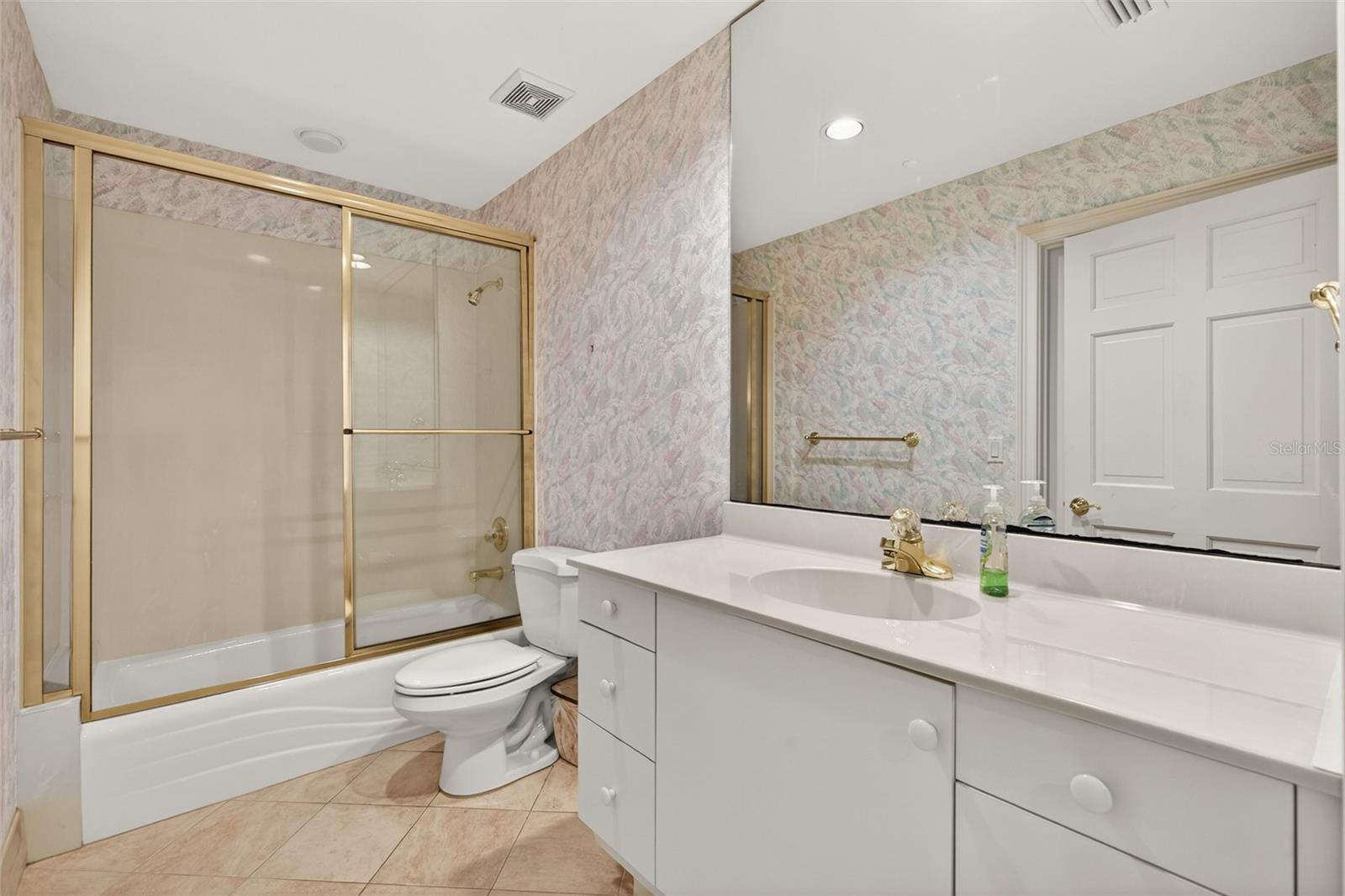 15 AVENUE DE LA MER #2305