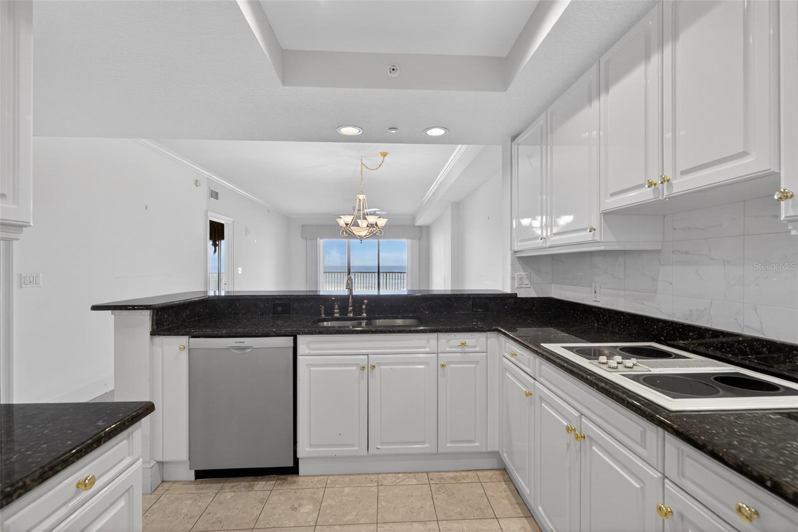 15 AVENUE DE LA MER #2305