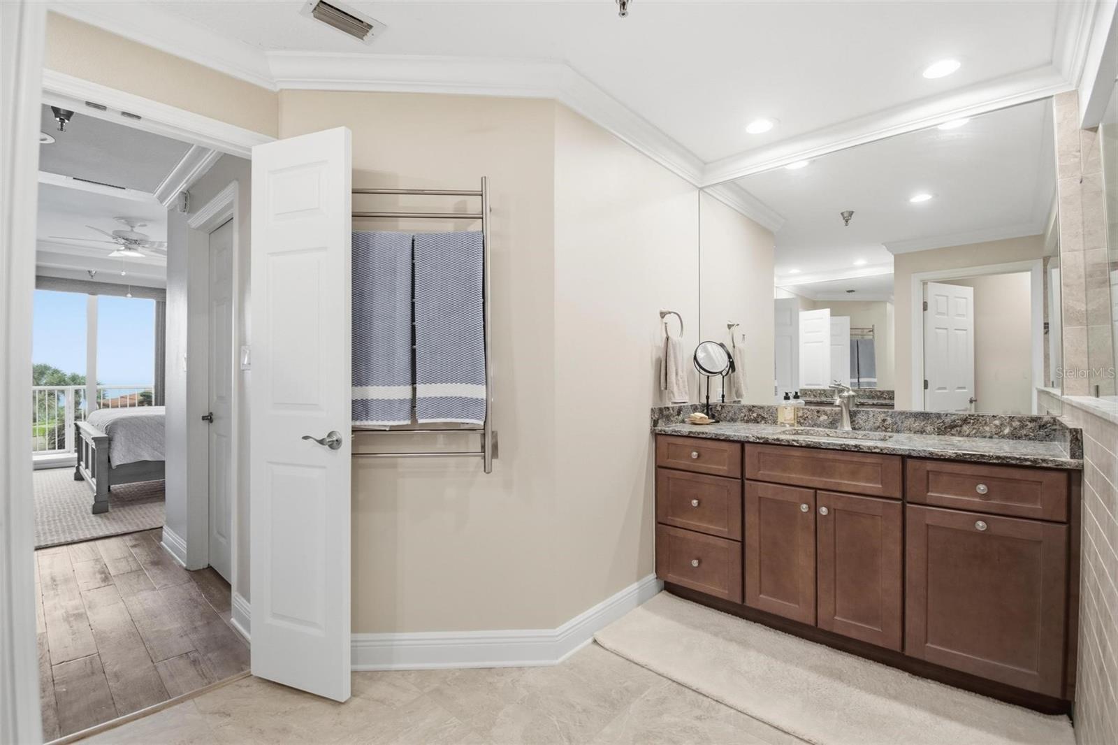 11 AVENUE DE LA MER #1101