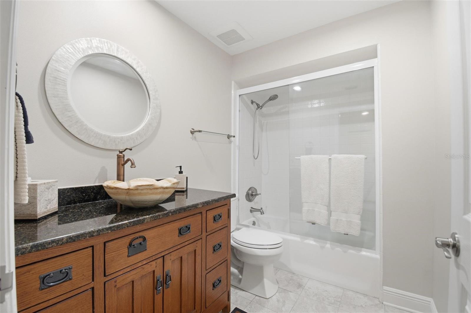 11 AVENUE DE LA MER #1101