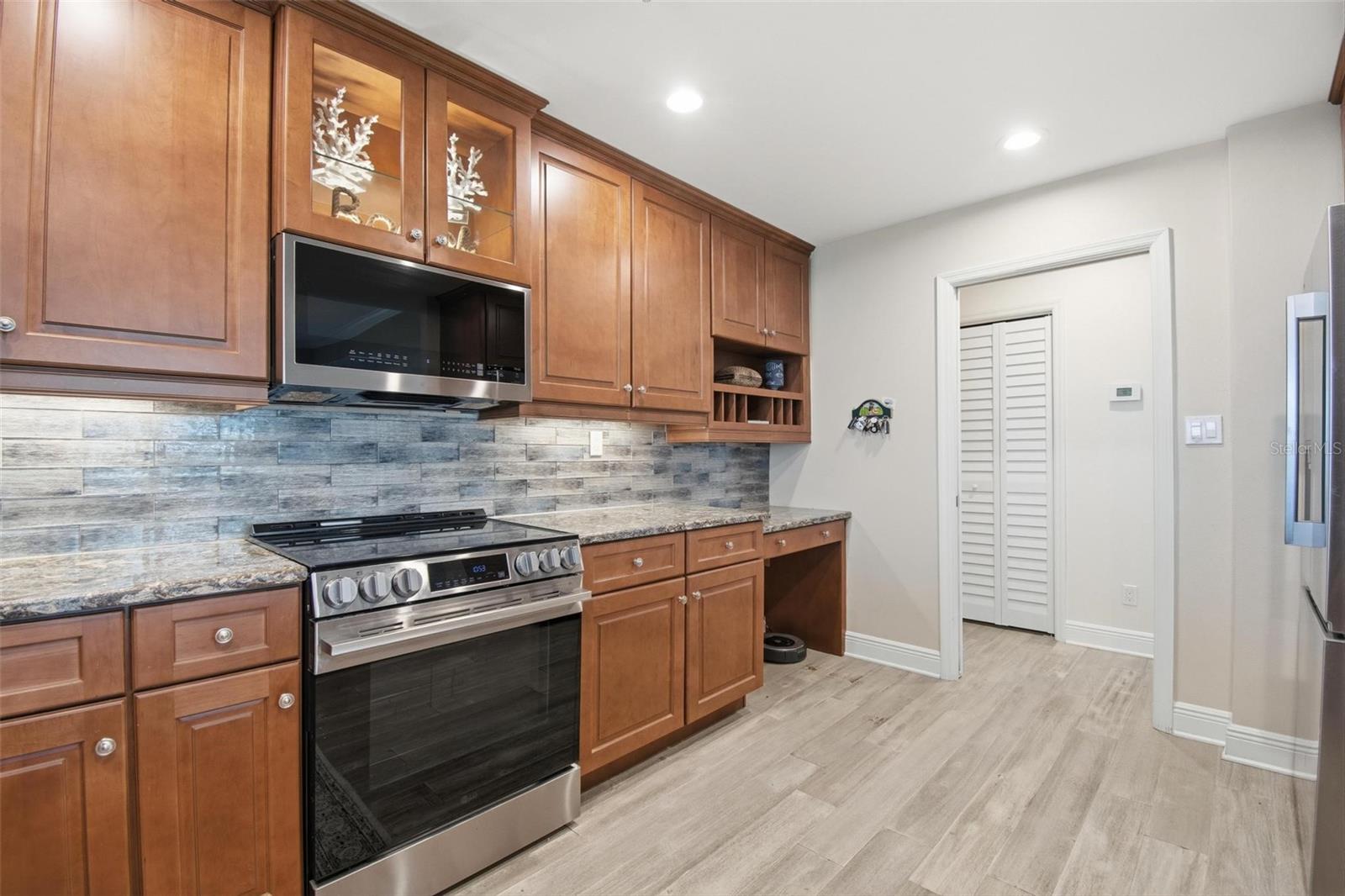 11 AVENUE DE LA MER #1101