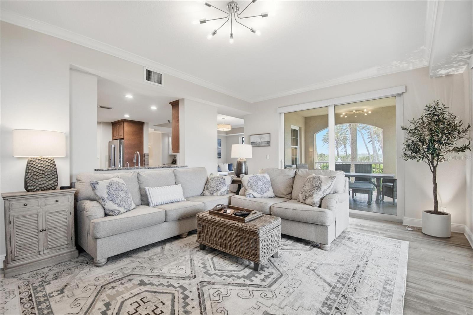 11 AVENUE DE LA MER #1101