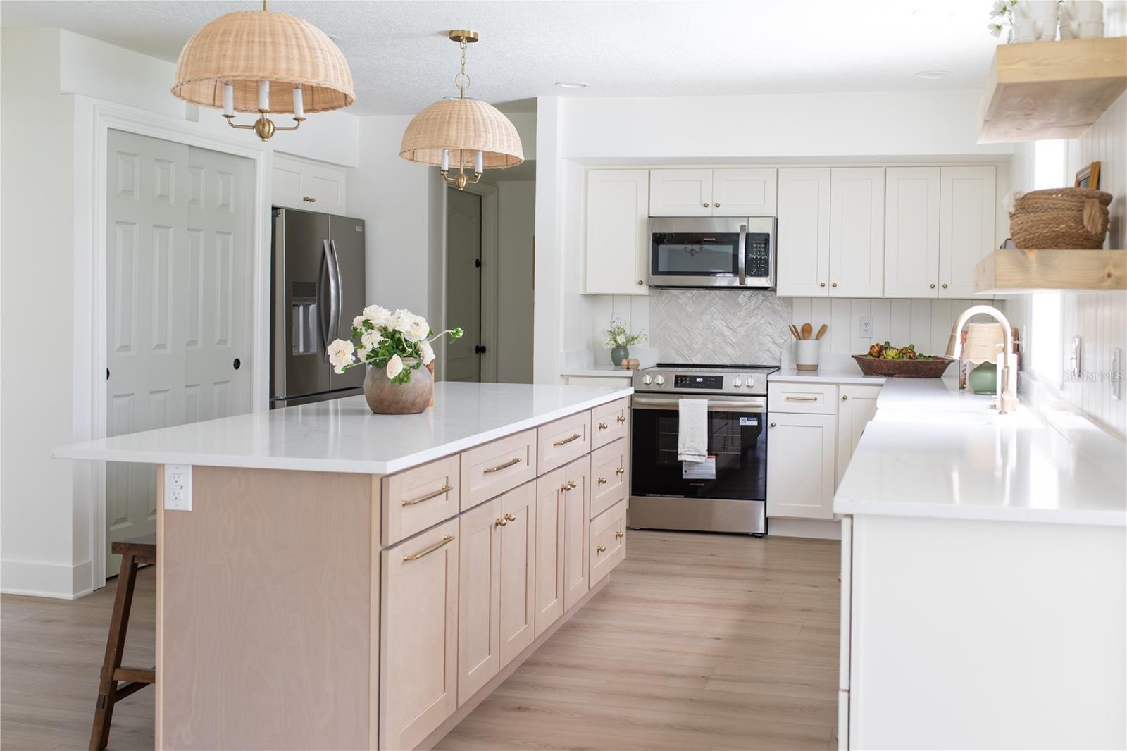 13 ELLSWORTH DR