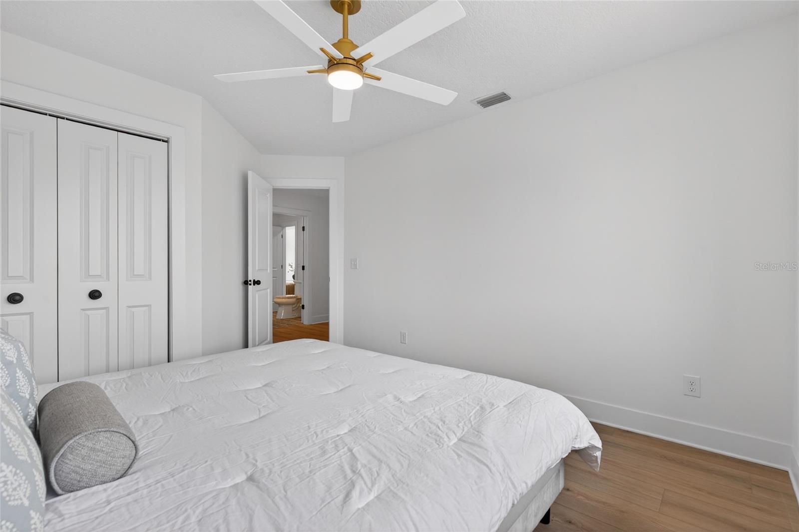 7 CHINOOK CT