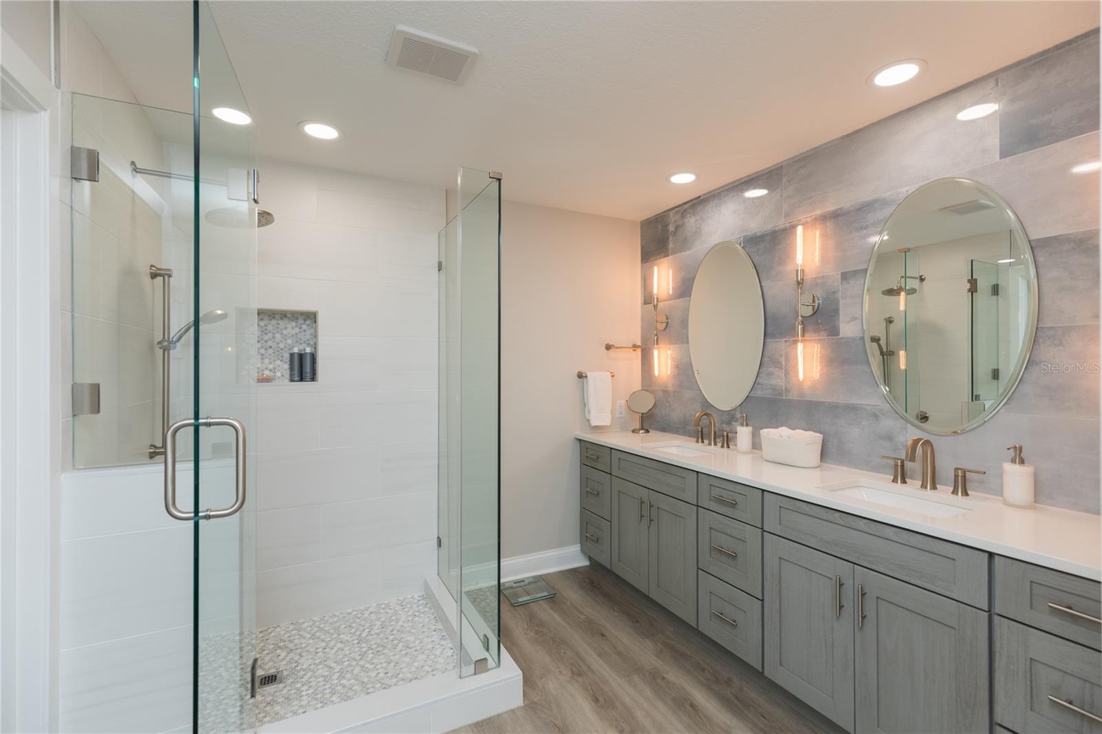 11 AVENUE DE LA MER #1207