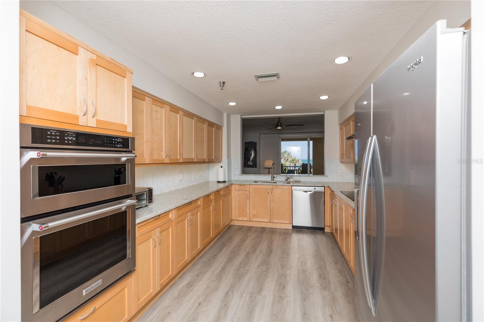 11 AVENUE DE LA MER #1207