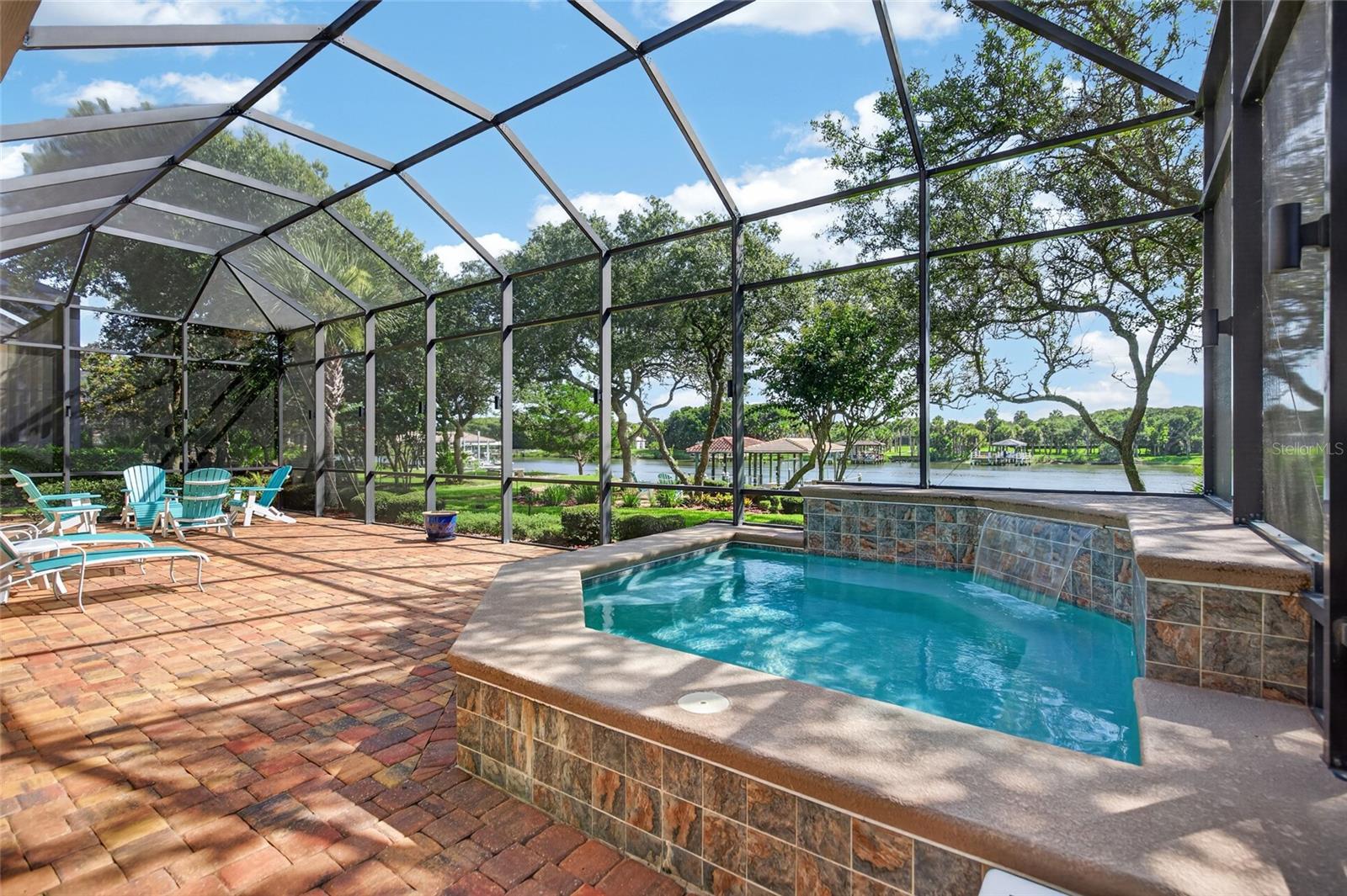 28 N WATERVIEW DR