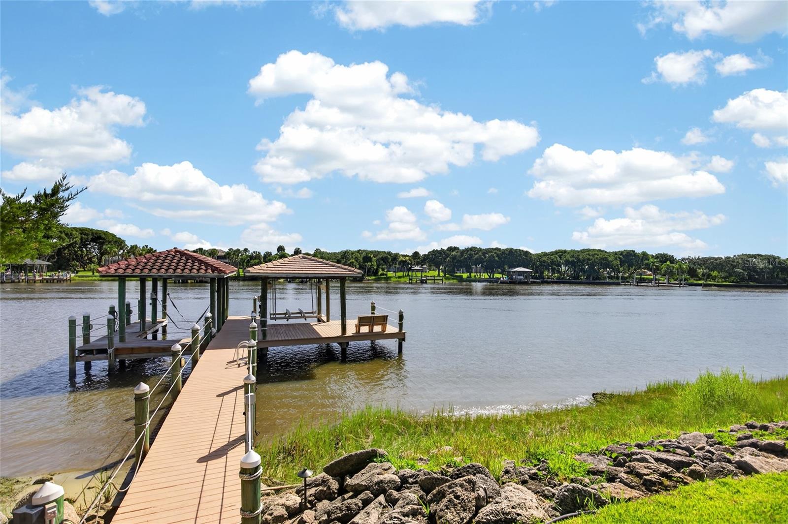 28 N WATERVIEW DR