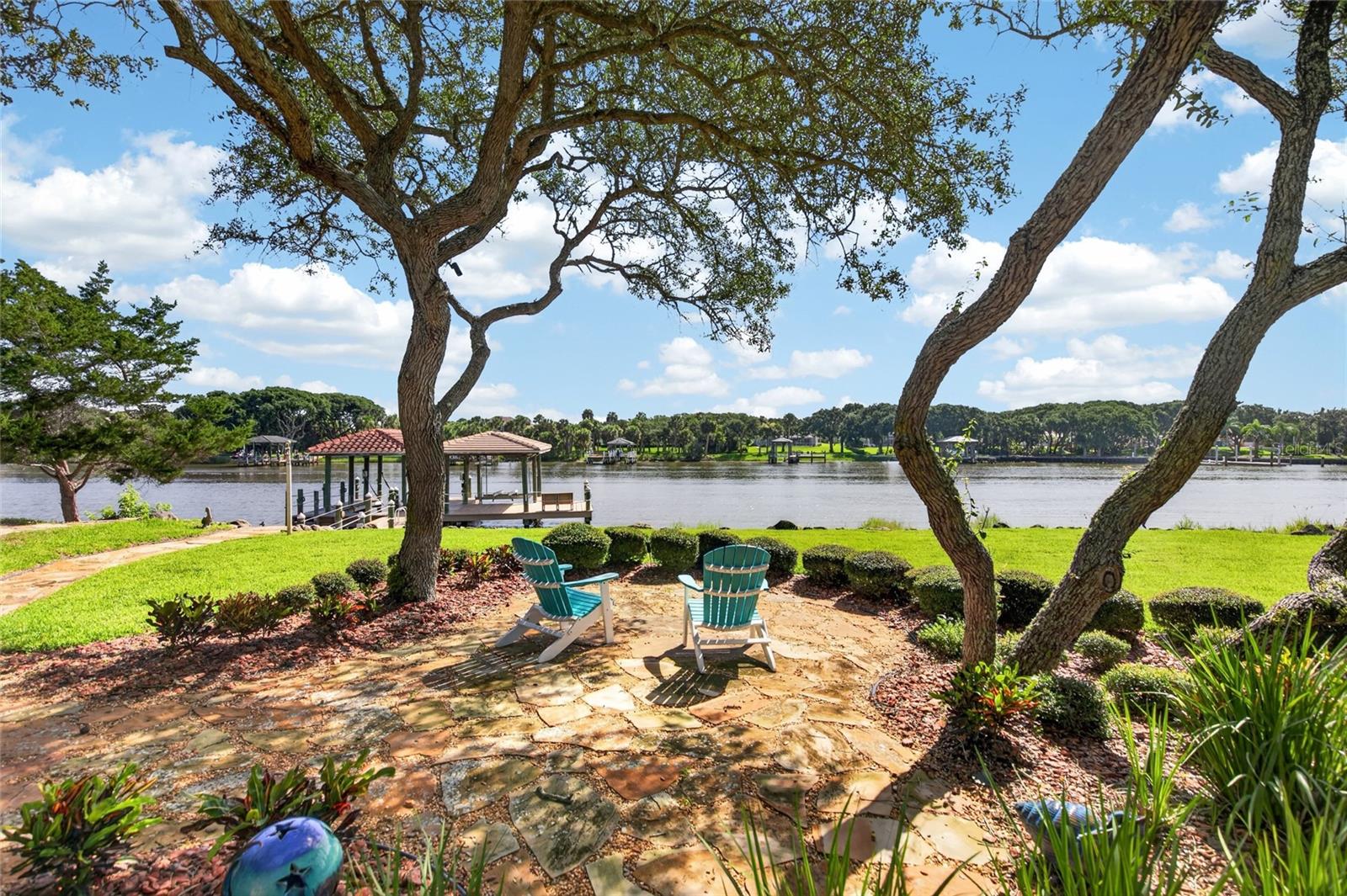28 N WATERVIEW DR