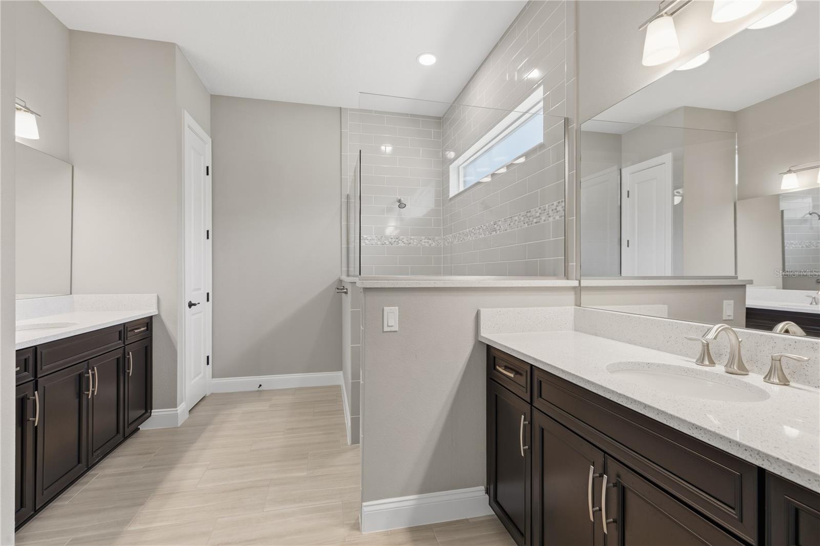 7 OASIS CIR