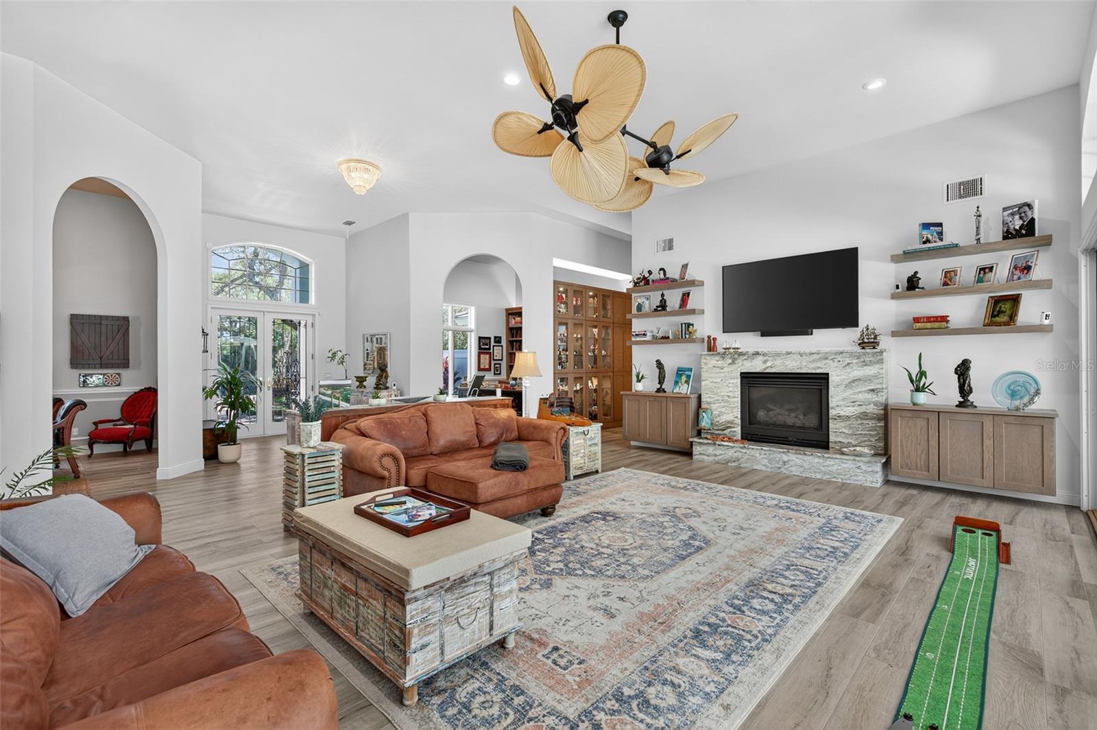 13 ANASTASIA CT