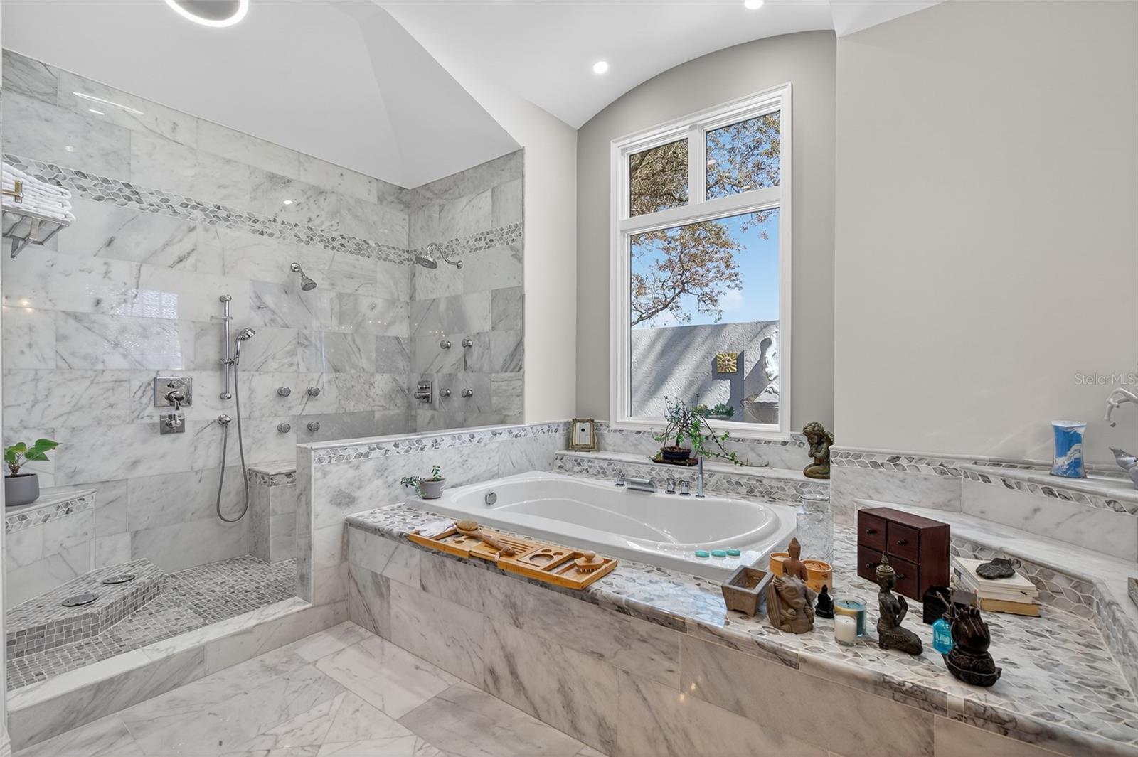 13 ANASTASIA CT